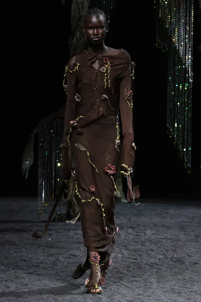 Look 30